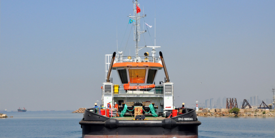 ultra shallow draft tug